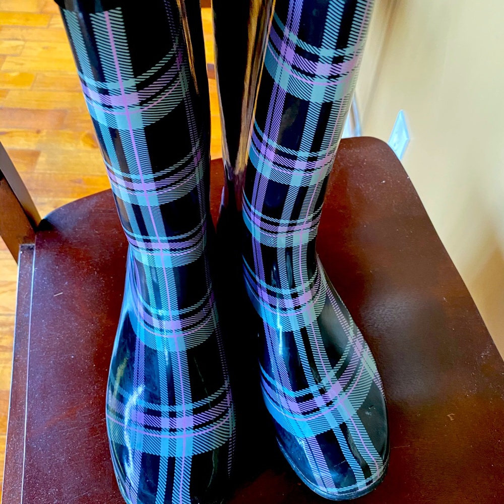 Rain boots